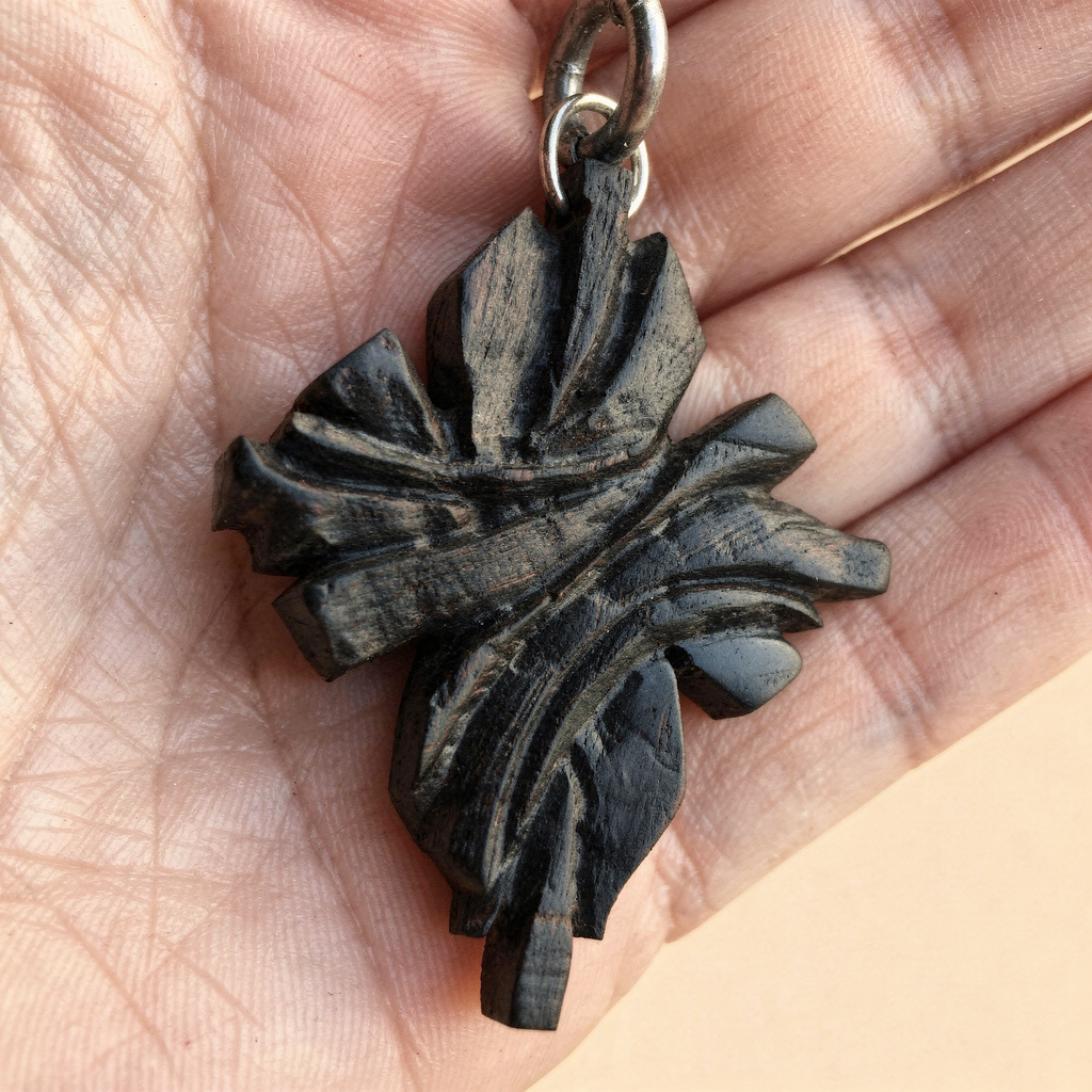 Fe Negra — joya artesanal Fustchic